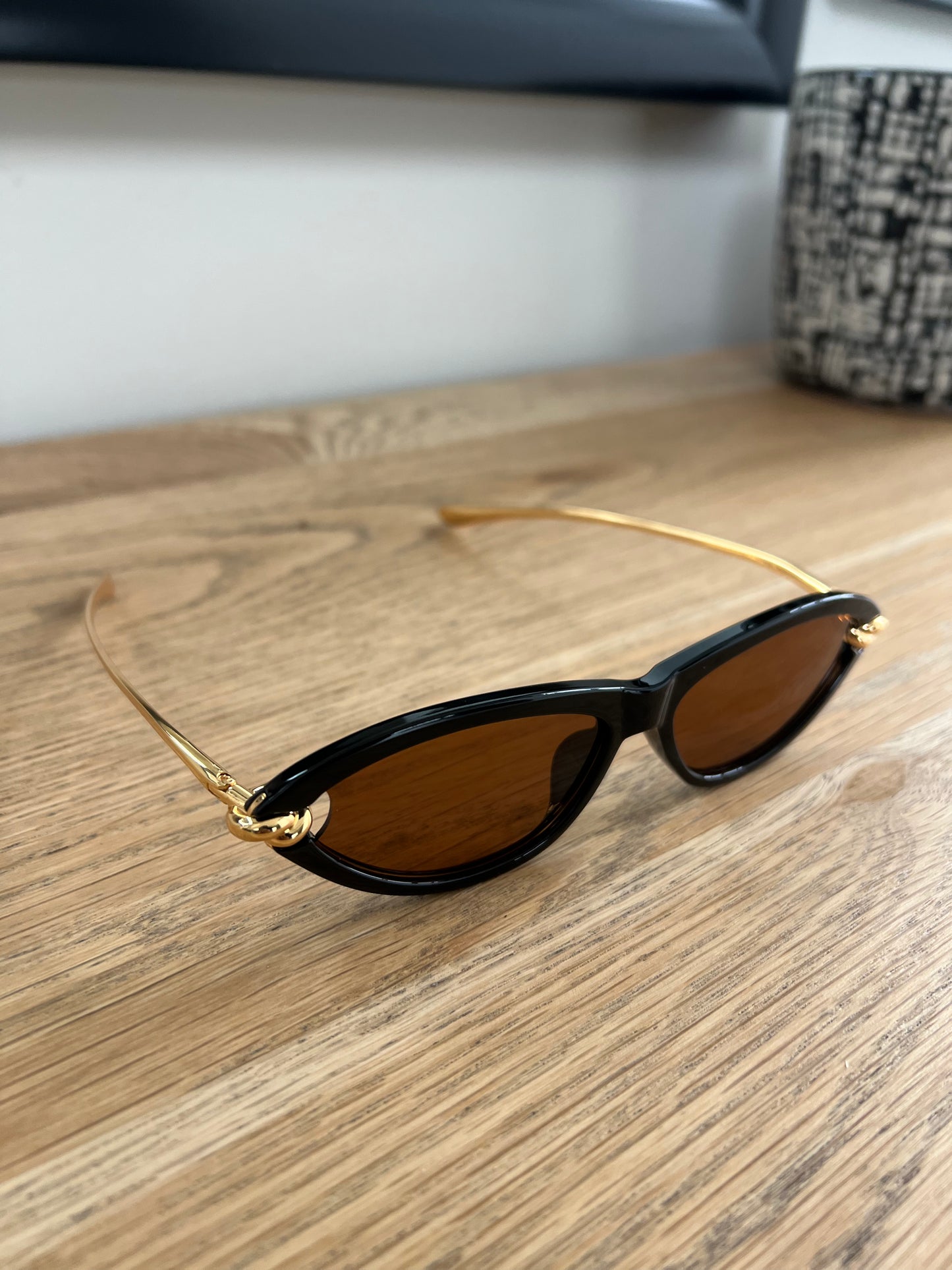 Black Oval Frame Sunglasses – Chic Vintage Style | Gillian & Co