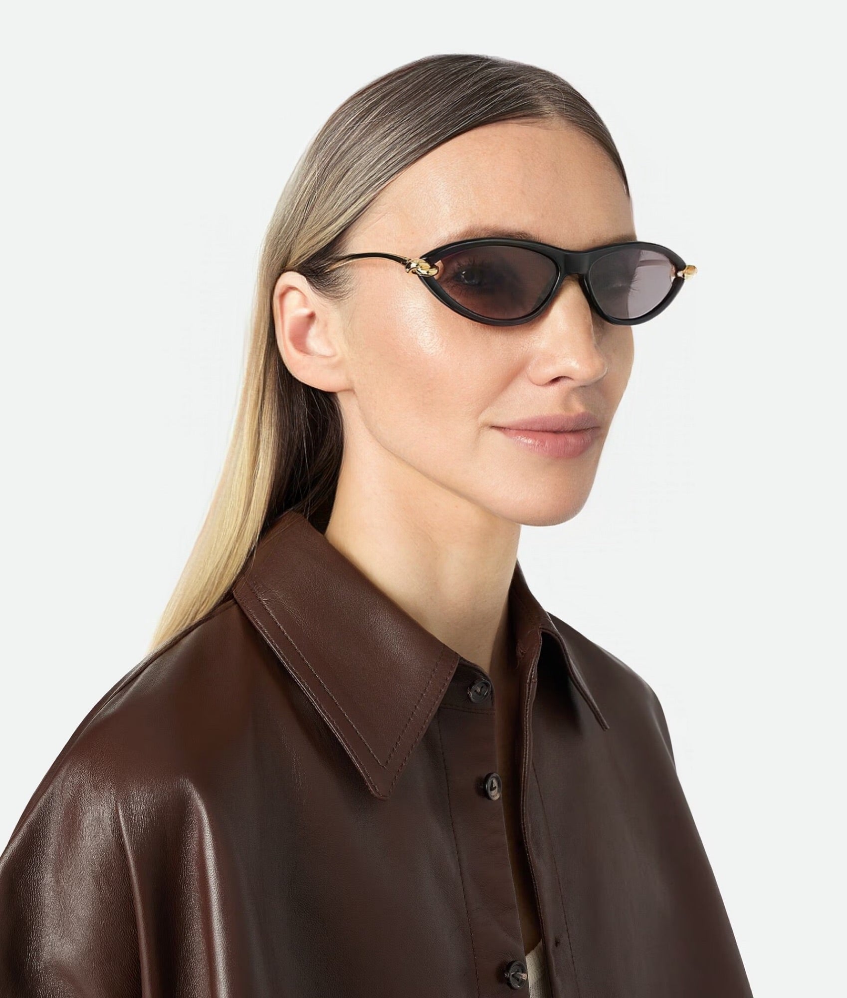 Model wearing Black Oval Frame Sunglasses by Gillian & Co – stylish vintage eyewear South Africa