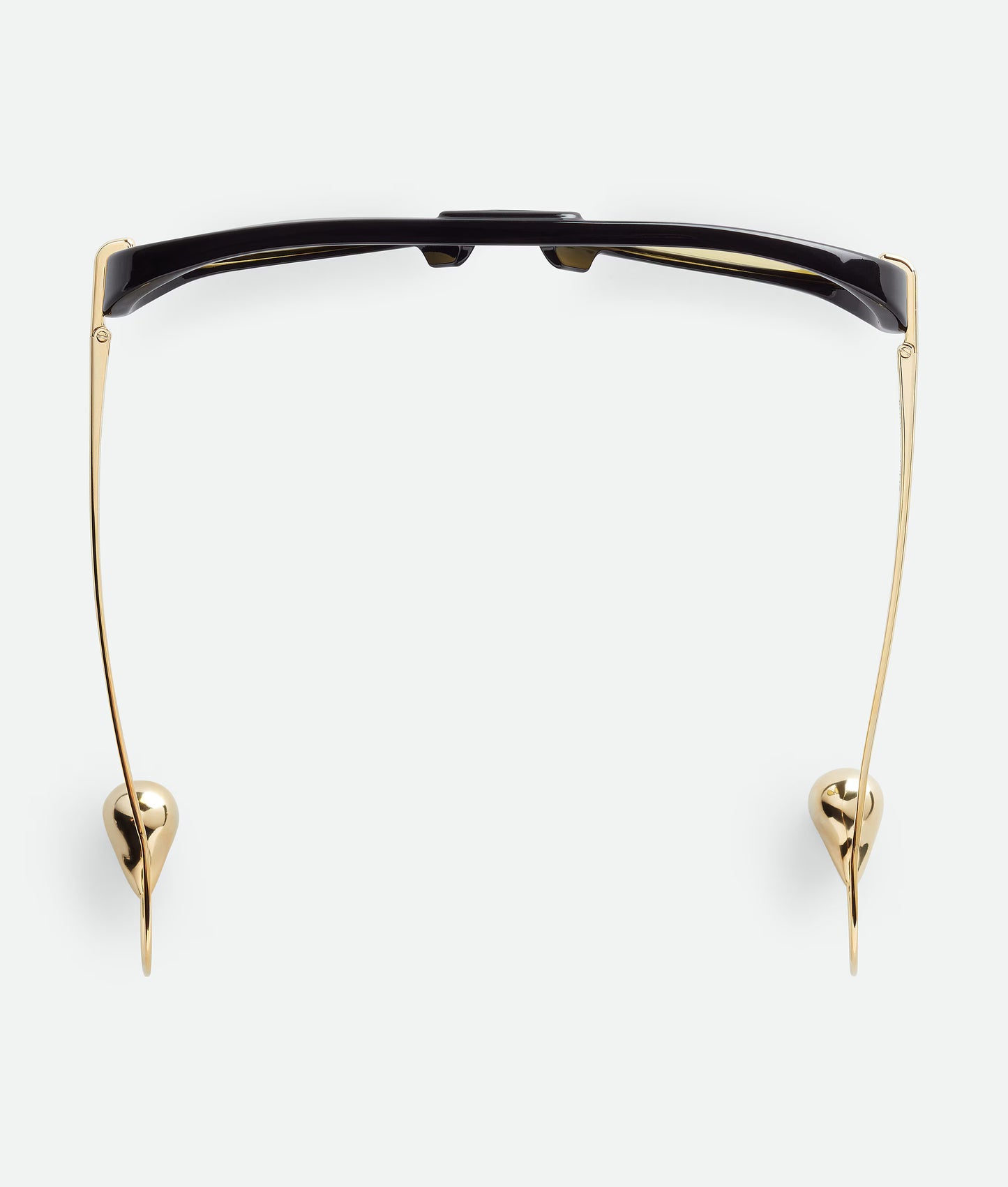 Trendy oversized pilot style sunglasses with retro brown tinted lenses